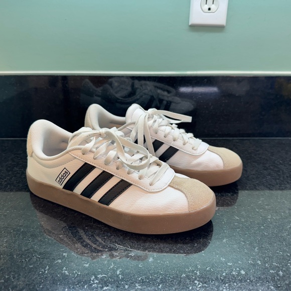 adidas VL 3 Court White Black Gum Sole Athletic Shoes - Picture 2 of 9